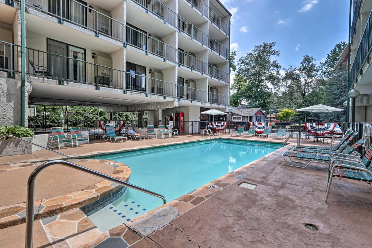 Gatlinburg Condo Walk To Downtown Attractions! Exterior photo